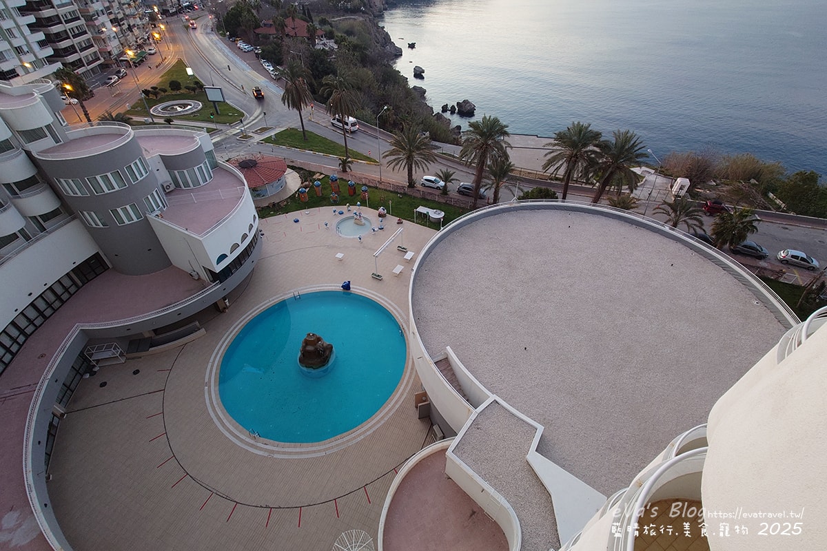 【土耳其蜜月旅遊】Cender Hotel 森德爾酒店｜帶年代感房型，房間陽台可眺望地中海美景。土耳其住宿