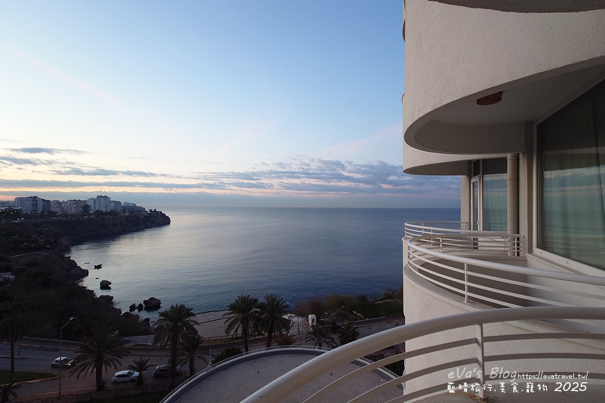 【土耳其蜜月旅遊】Cender Hotel 森德爾酒店｜帶年代感房型，房間陽台可眺望地中海美景。土耳其住宿