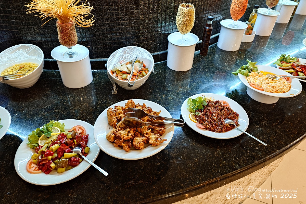 【土耳其蜜月旅遊】Cender Hotel 森德爾酒店｜帶年代感房型，房間陽台可眺望地中海美景。土耳其住宿