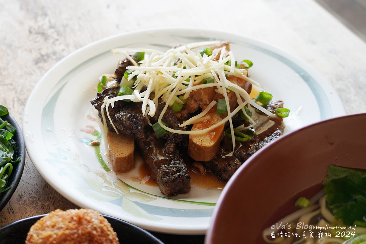 【小琉球美食】小琉球相思麵|傳統柴火熬煮肉燥魯汁,必吃炸肉丸、滷味推薦,在地人氣相思麵。小琉球小吃 - 第14張圖 【小琉球美食】小琉球相思麵|傳統柴火熬煮肉燥魯汁,必吃炸肉丸、滷味推薦,在地人氣相思麵。小琉球小吃