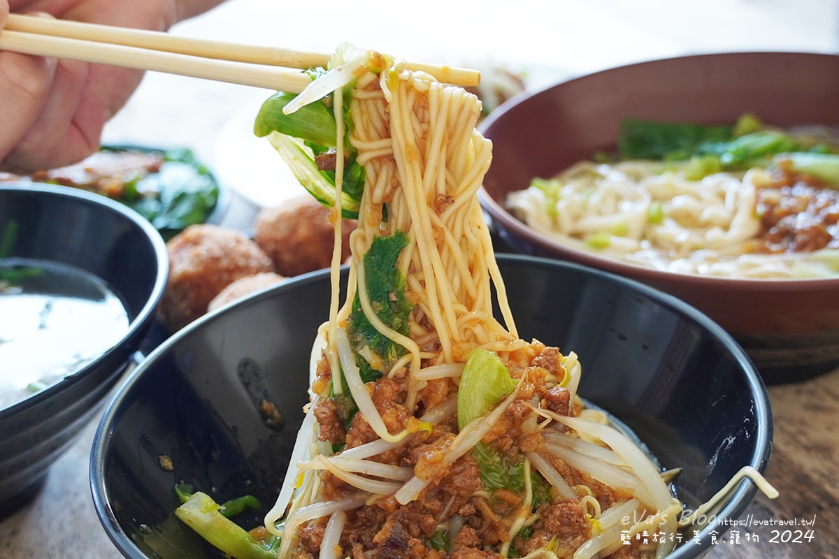 【小琉球美食】小琉球相思麵|傳統柴火熬煮肉燥魯汁,必吃炸肉丸、滷味推薦,在地人氣相思麵。小琉球小吃 - 第19張圖 【小琉球美食】小琉球相思麵|傳統柴火熬煮肉燥魯汁,必吃炸肉丸、滷味推薦,在地人氣相思麵。小琉球小吃