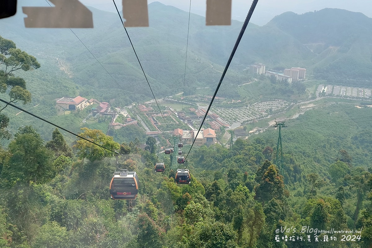【越南旅遊】巴拿山 Ba Na Hills|法國村、黃金佛手橋、世界最長纜車,一座建在雲霧之上的空中樂園。越南景點 - 第12張圖 【越南旅遊】巴拿山 Ba Na Hills|法國村、黃金佛手橋、世界最長纜車,一座建在雲霧之上的空中樂園。越南景點