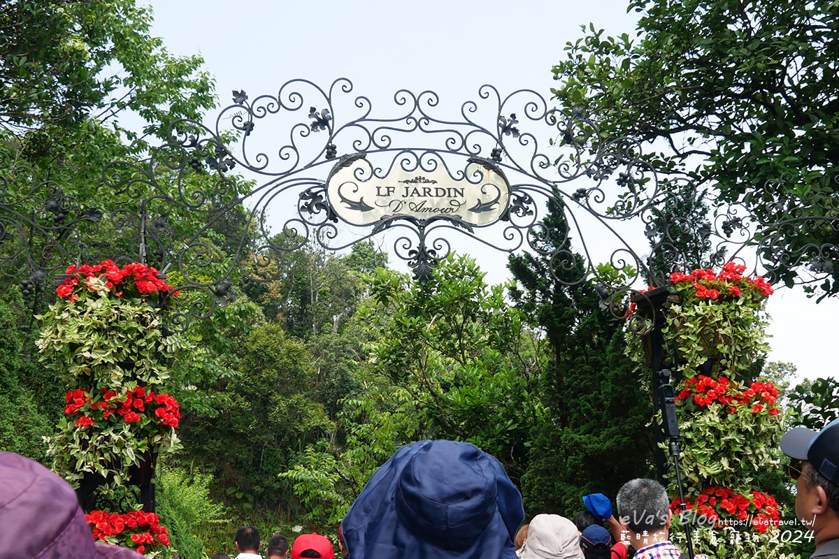 【越南旅遊】巴拿山 Ba Na Hills|法國村、黃金佛手橋、世界最長纜車,一座建在雲霧之上的空中樂園。越南景點 - 第30張圖 【越南旅遊】巴拿山 Ba Na Hills|法國村、黃金佛手橋、世界最長纜車,一座建在雲霧之上的空中樂園。越南景點