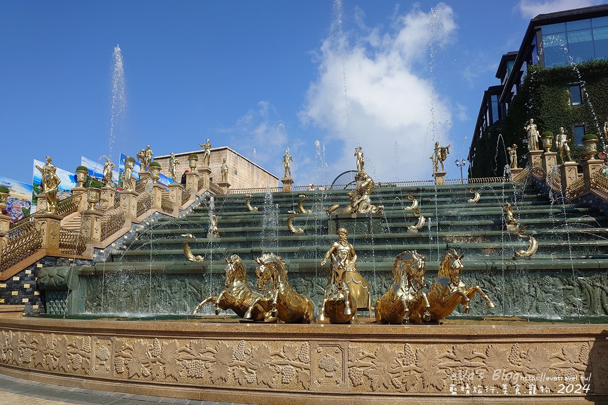 【越南旅遊】巴拿山 Ba Na Hills|法國村、黃金佛手橋、世界最長纜車,一座建在雲霧之上的空中樂園。越南景點 - 第116張圖 【越南旅遊】巴拿山 Ba Na Hills|法國村、黃金佛手橋、世界最長纜車,一座建在雲霧之上的空中樂園。越南景點