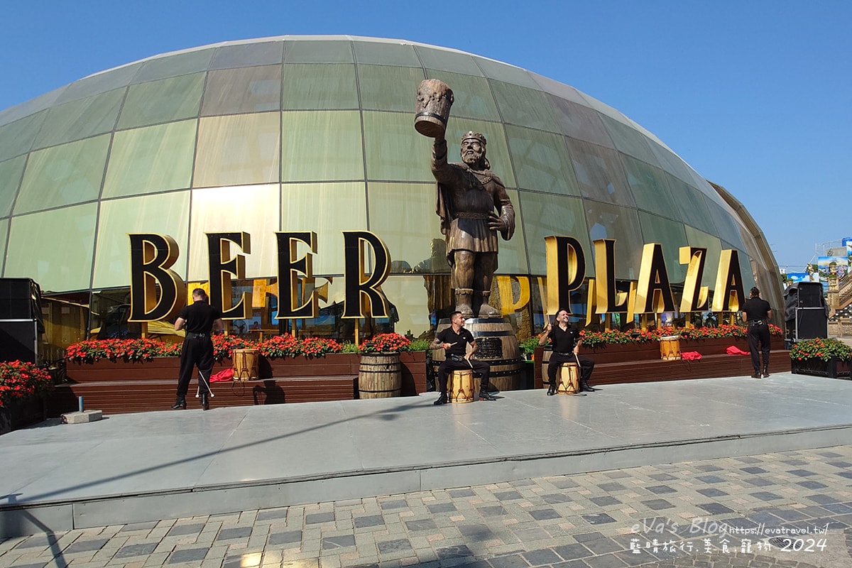 【越南旅遊】巴拿山 Ba Na Hills|法國村、黃金佛手橋、世界最長纜車,一座建在雲霧之上的空中樂園。越南景點 - 第118張圖 【越南旅遊】巴拿山 Ba Na Hills|法國村、黃金佛手橋、世界最長纜車,一座建在雲霧之上的空中樂園。越南景點