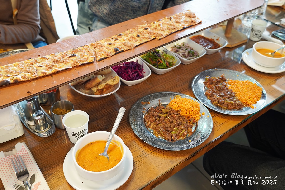 【土耳其蜜月旅遊】Cİğerci İsa 炭烤羊肝名店｜招牌肝臟料理＋Etli Ekmek超長肉餅，在地人氣土耳其餐廳。土耳其餐廳