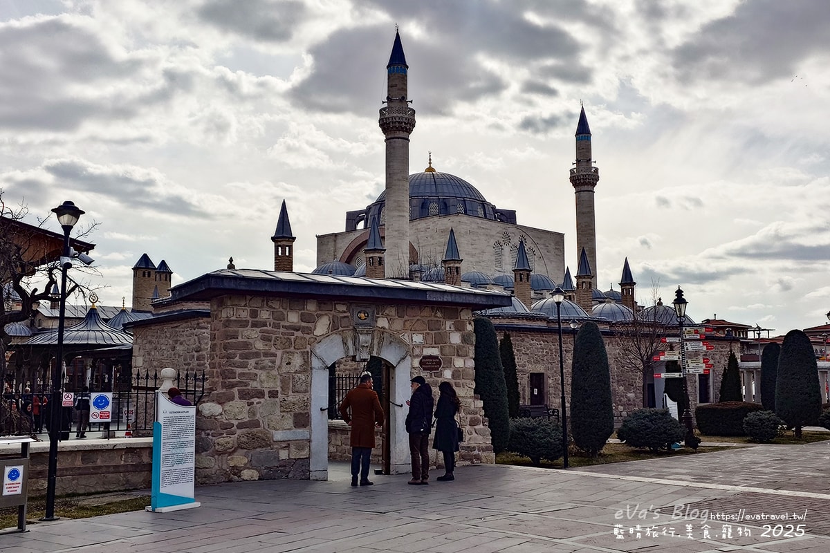 【土耳其蜜月旅遊】Mevlana Museum 梅夫拉那博物館｜孔亞必訪景點，旋轉舞發源地與象徵精神權威的石棺頭巾。土耳其景點