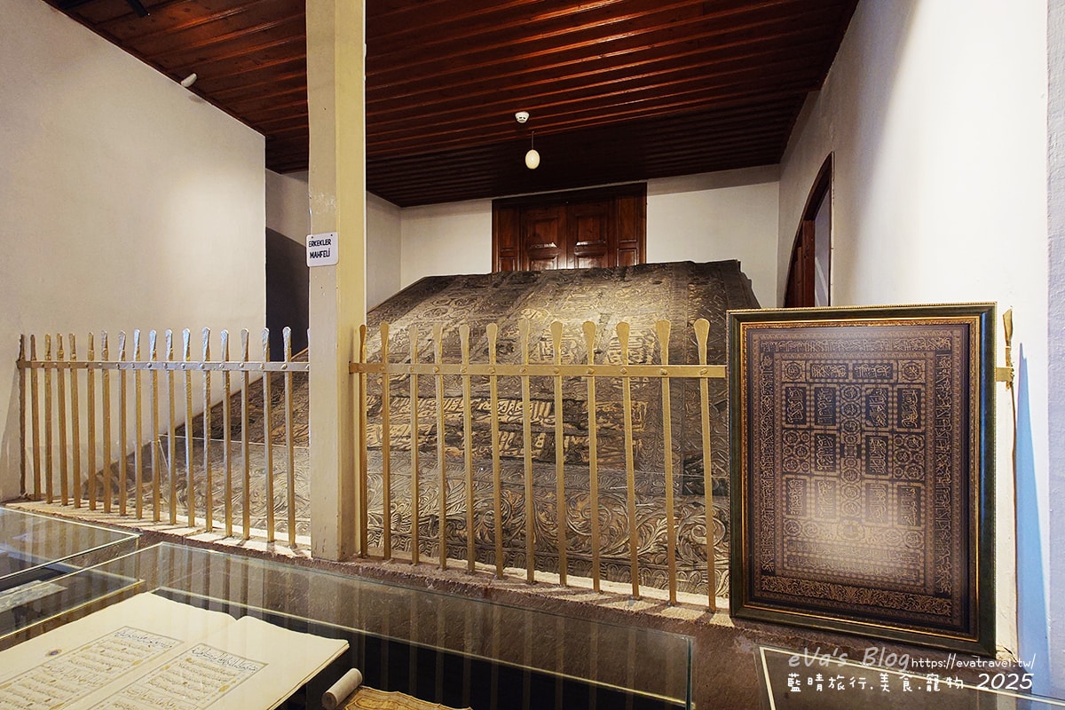 【土耳其蜜月旅遊】Mevlana Museum 梅夫拉那博物館｜孔亞必訪景點，旋轉舞發源地與象徵精神權威的石棺頭巾。土耳其景點