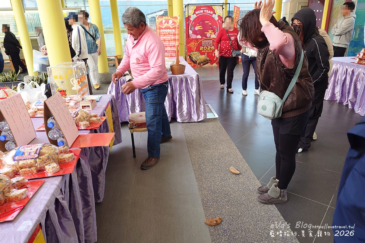 【彰化景點】玻璃媽祖廟台灣護聖宮｜整座廟宇以玻璃打造，夜晚點燈後更顯莊嚴迷人。台灣玻璃工藝