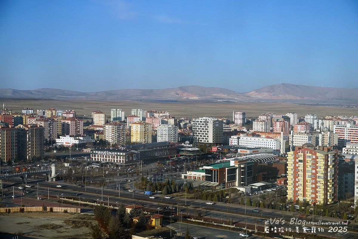 【土耳其蜜月旅遊】Grand Hotel Konya 科尼亞大飯店｜舒適房型與自助餐體驗＋落地窗城市景觀。土耳其住宿