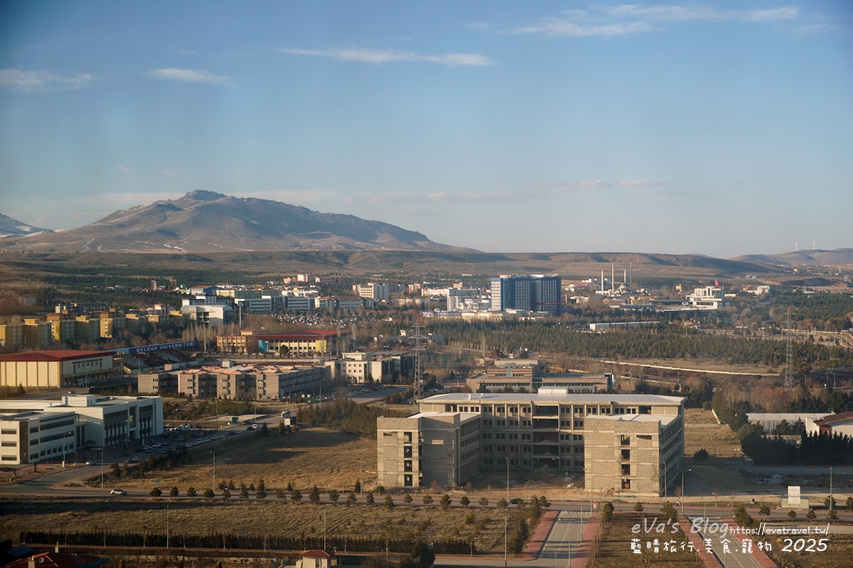 【土耳其蜜月旅遊】Grand Hotel Konya 科尼亞大飯店｜舒適房型與自助餐體驗＋落地窗城市景觀。土耳其住宿