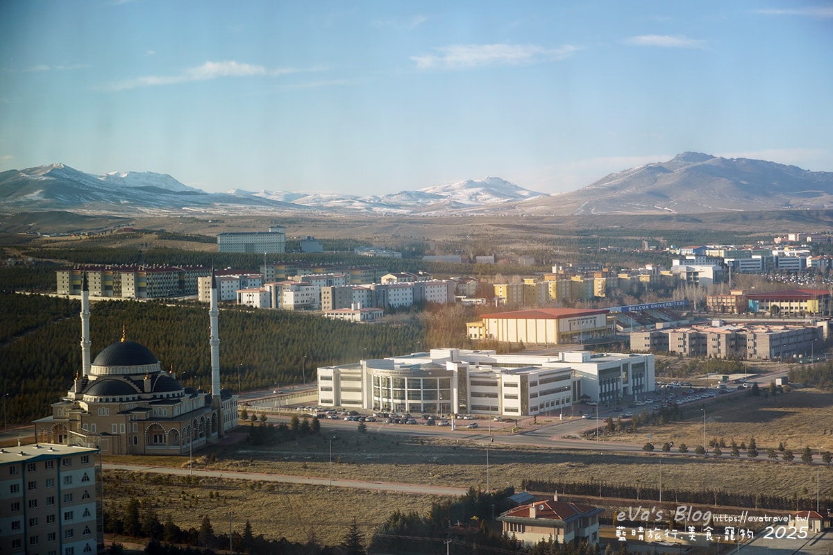 【土耳其蜜月旅遊】Grand Hotel Konya 科尼亞大飯店｜舒適房型與自助餐體驗＋落地窗城市景觀。土耳其住宿