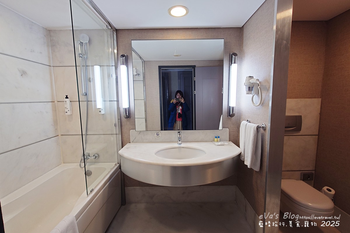 【土耳其蜜月旅遊】Grand Hotel Konya 科尼亞大飯店｜舒適房型與自助餐體驗＋落地窗城市景觀。土耳其住宿