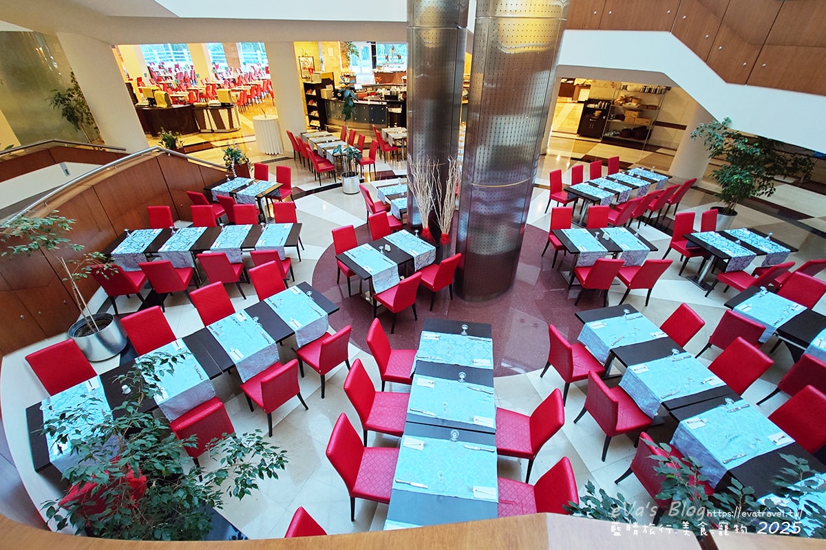 【土耳其蜜月旅遊】Grand Hotel Konya 科尼亞大飯店｜舒適房型與自助餐體驗＋落地窗城市景觀。土耳其住宿