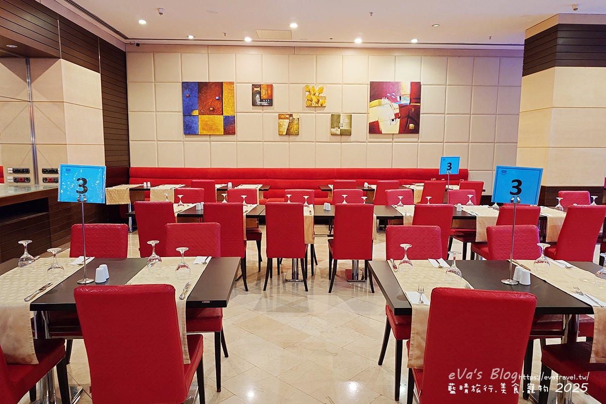【土耳其蜜月旅遊】Grand Hotel Konya 科尼亞大飯店｜舒適房型與自助餐體驗＋落地窗城市景觀。土耳其住宿
