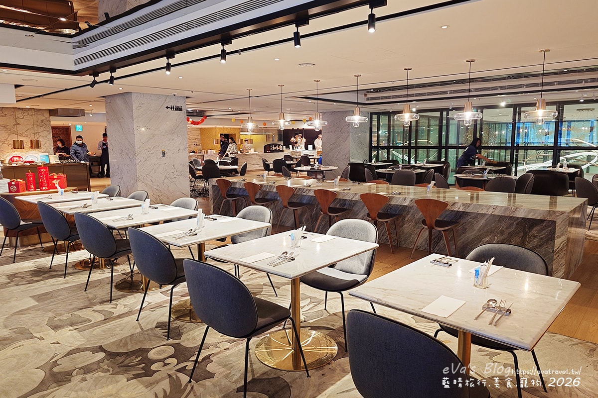 【台中李方艾美】新食譜全日餐廳自助式午餐｜多國料理＋紅白酒、生啤酒無限暢飲。台中吃到飽
