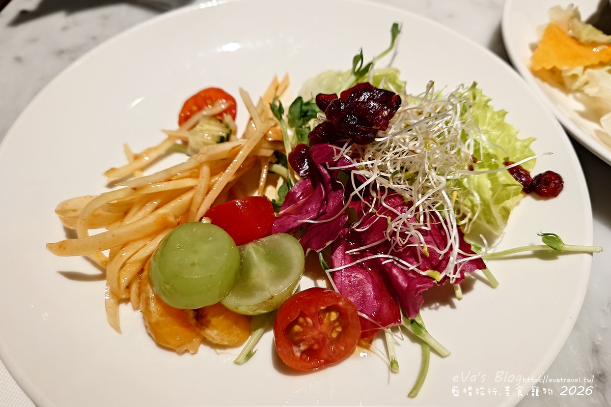 【台中李方艾美】新食譜全日餐廳自助式午餐｜多國料理＋紅白酒、生啤酒無限暢飲。台中吃到飽