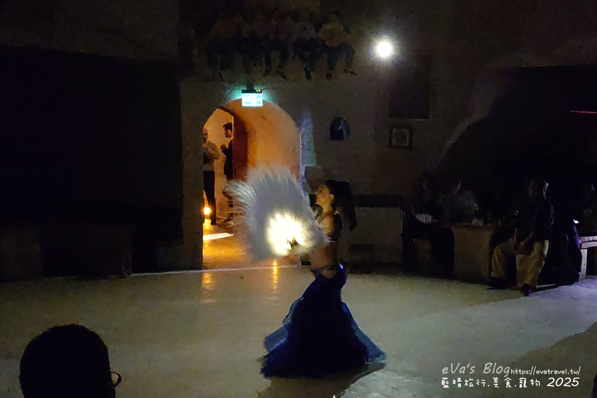 翅膀舞與觀眾互動畫面｜土耳其之夜表演氣氛熱鬧