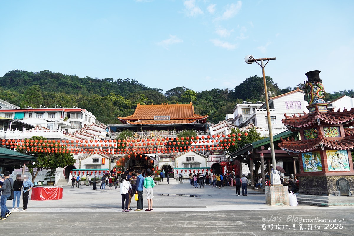 【高雄景點】大崗山超峰寺|飛瓦神蹟傳說×250年歷史廟宇×觀景台與建築之美。高雄廟宇 - 第2張圖 【高雄景點】大崗山超峰寺|飛瓦神蹟傳說×250年歷史廟宇×觀景台與建築之美。高雄廟宇