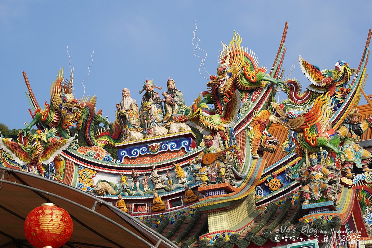 【高雄景點】大崗山超峰寺|飛瓦神蹟傳說×250年歷史廟宇×觀景台與建築之美。高雄廟宇 - 第5張圖 【高雄景點】大崗山超峰寺|飛瓦神蹟傳說×250年歷史廟宇×觀景台與建築之美。高雄廟宇
