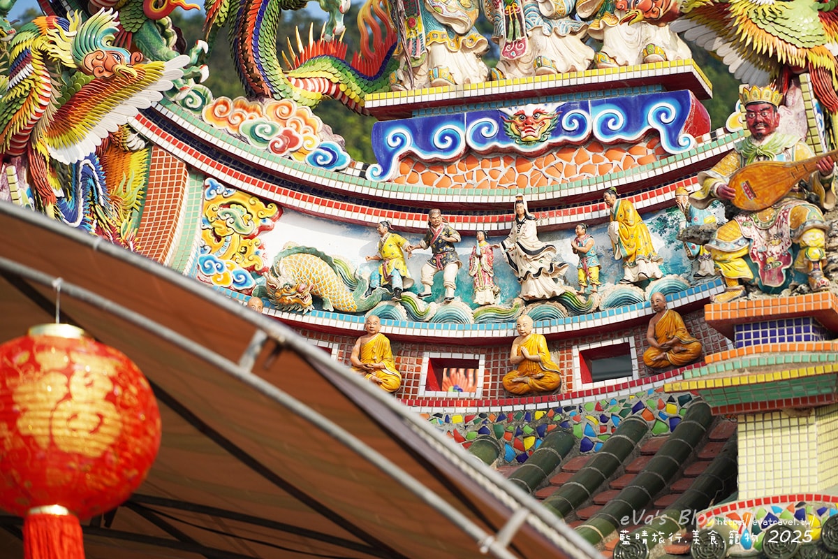 【高雄景點】大崗山超峰寺|飛瓦神蹟傳說×250年歷史廟宇×觀景台與建築之美。高雄廟宇 - 第7張圖 【高雄景點】大崗山超峰寺|飛瓦神蹟傳說×250年歷史廟宇×觀景台與建築之美。高雄廟宇