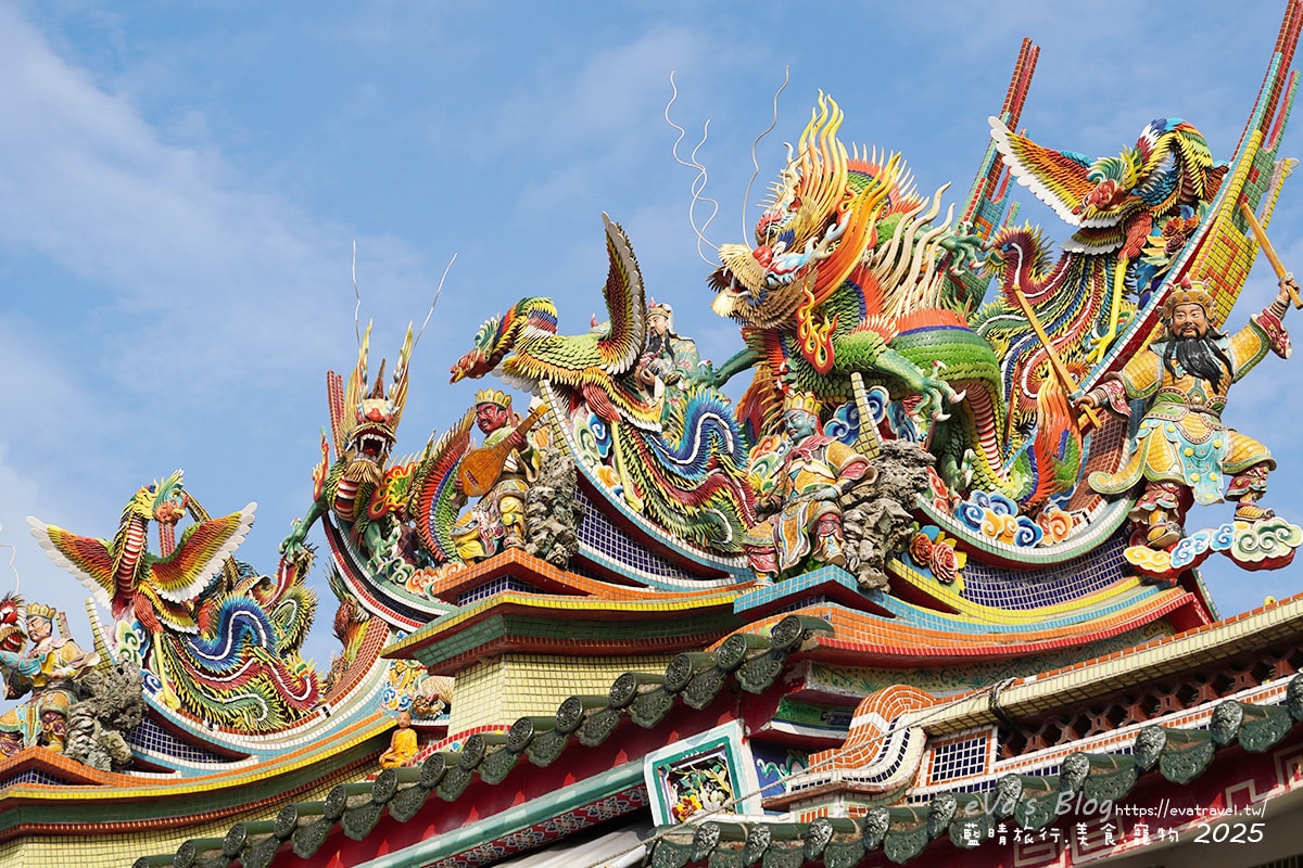 【高雄景點】大崗山超峰寺|飛瓦神蹟傳說×250年歷史廟宇×觀景台與建築之美。高雄廟宇 - 第10張圖 【高雄景點】大崗山超峰寺|飛瓦神蹟傳說×250年歷史廟宇×觀景台與建築之美。高雄廟宇