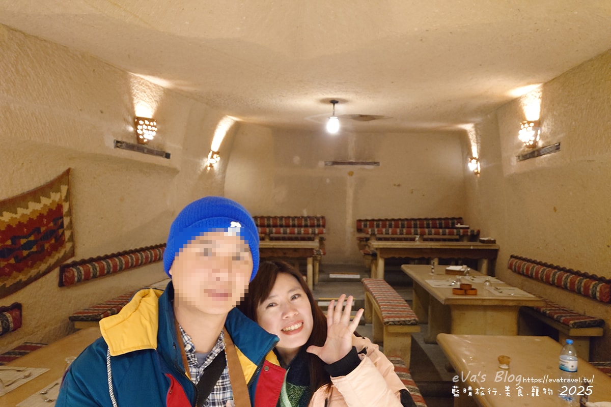 洞穴餐廳內部合影｜Evranos Restaurant 用餐環境紀錄