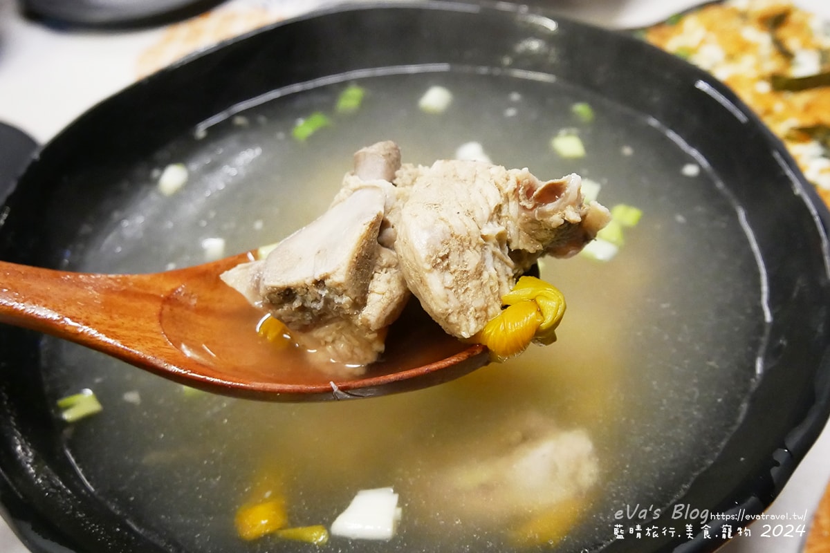 【台東原住民料理】烤什麼風味屋｜金崙必吃原民風味合菜、阿拜＋烤鹹豬肉推薦・寵物友善餐廳。台東餐廳