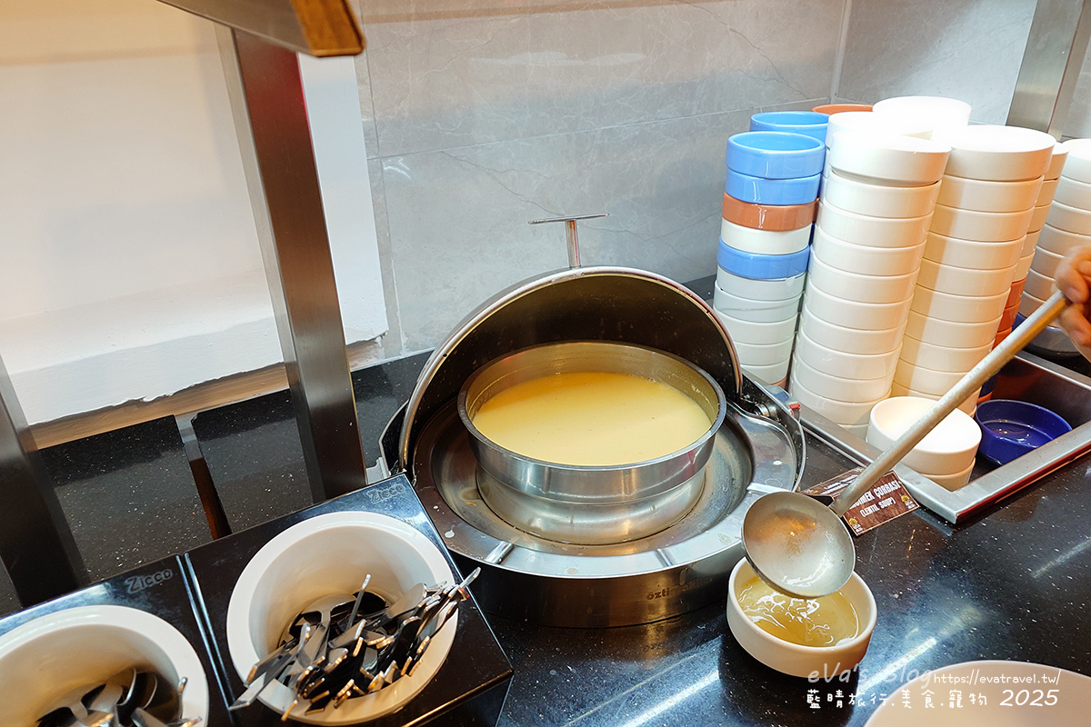 艾敏科卡克卡帕多西亞溫泉飯店第三天晚餐土耳其紅扁豆湯 Mercimek Çorbası 自助餐檯