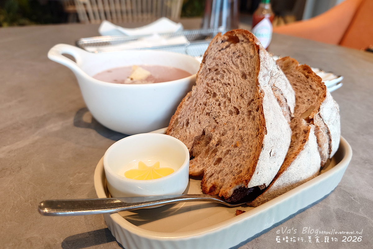 【台中餐廳】白貓散步 Gatto Bianco｜義大利麵、燉飯、早午餐與輕食一次滿足，享受療癒愜意的慢步調時光。台中寵物友善餐廳