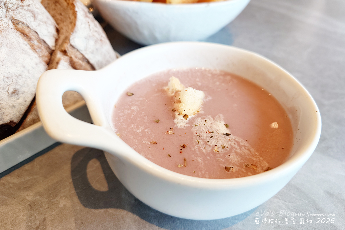 【台中餐廳】白貓散步 Gatto Bianco｜義大利麵、燉飯、早午餐與輕食一次滿足，享受療癒愜意的慢步調時光。台中寵物友善餐廳
