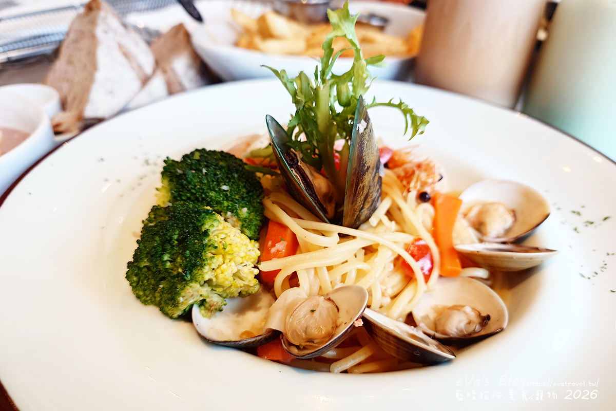 【台中餐廳】白貓散步 Gatto Bianco｜義大利麵、燉飯、早午餐與輕食一次滿足，享受療癒愜意的慢步調時光。台中寵物友善餐廳
