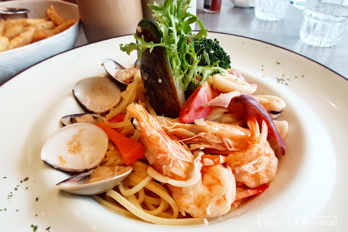 【台中餐廳】白貓散步 Gatto Bianco｜義大利麵、燉飯、早午餐與輕食一次滿足，享受療癒愜意的慢步調時光。台中寵物友善餐廳