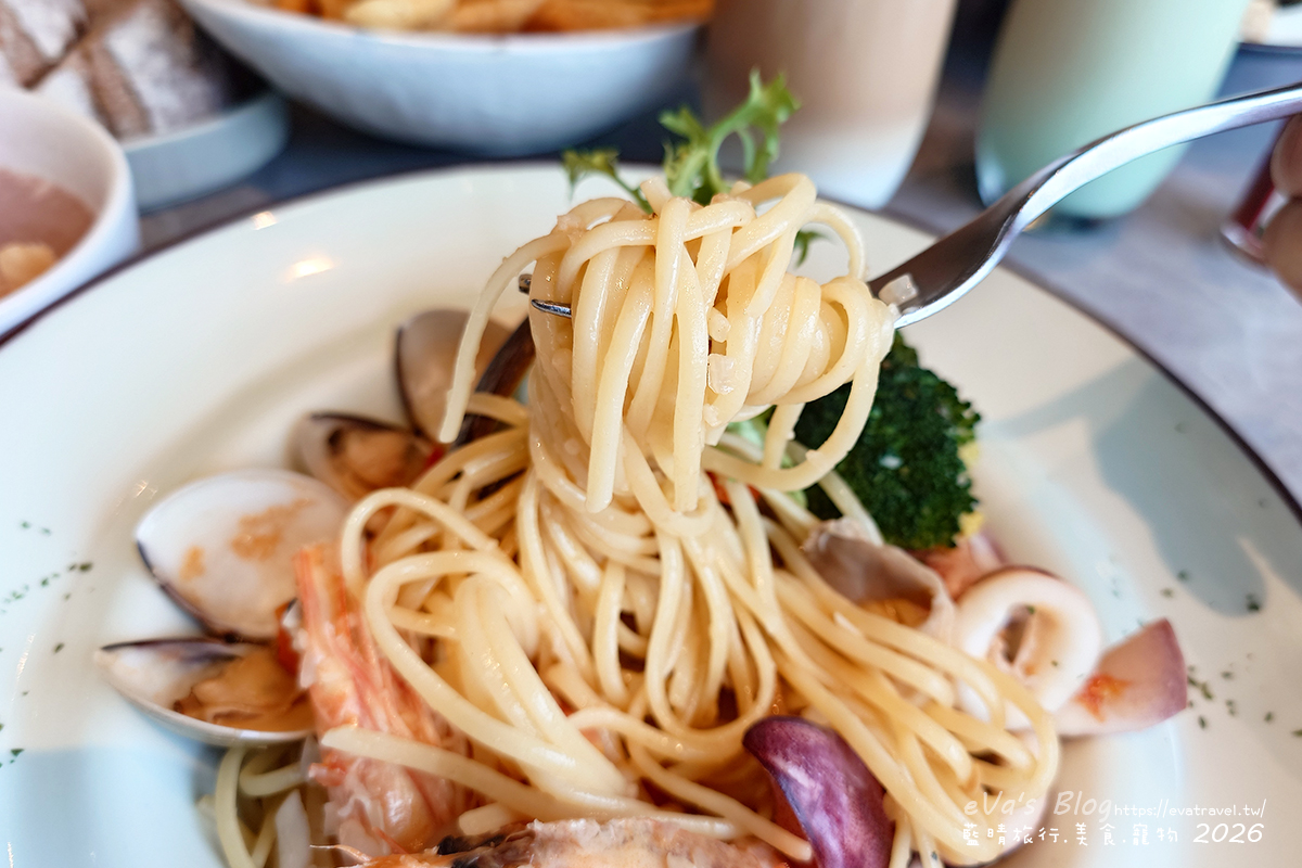 【台中餐廳】白貓散步 Gatto Bianco｜義大利麵、燉飯、早午餐與輕食一次滿足，享受療癒愜意的慢步調時光。台中寵物友善餐廳