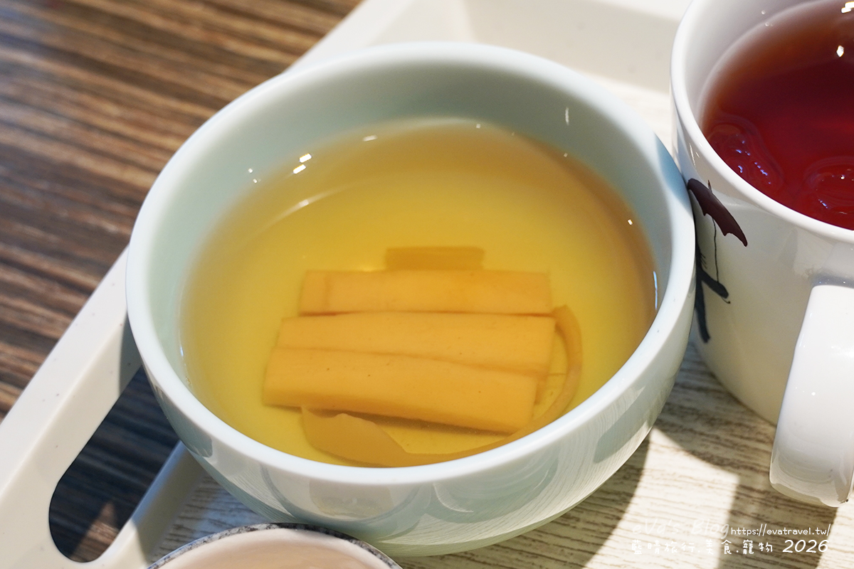 【台中太平美食】草本光農場｜藏身山林的溫馨私廚，在綠意環繞中享受慢步調餐食。台中寵物友善餐廳