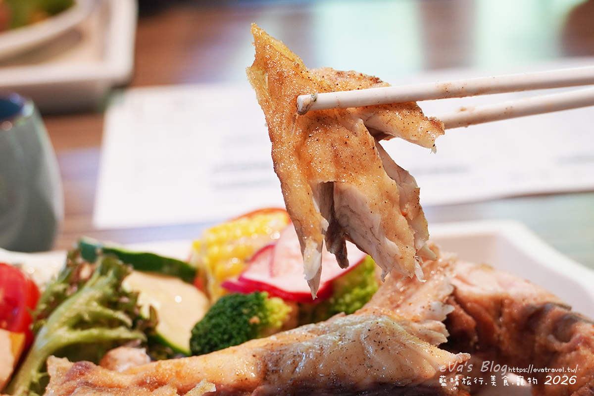 【台中太平美食】草本光農場｜藏身山林的溫馨私廚，在綠意環繞中享受慢步調餐食。台中寵物友善餐廳