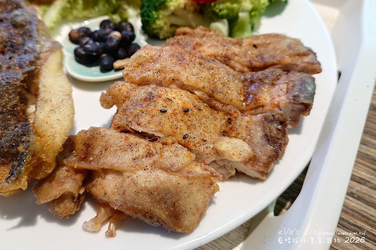 【台中太平美食】草本光農場｜藏身山林的溫馨私廚，在綠意環繞中享受慢步調餐食。台中寵物友善餐廳