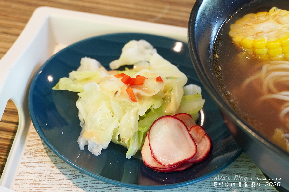 【台中太平美食】草本光農場｜藏身山林的溫馨私廚，在綠意環繞中享受慢步調餐食。台中寵物友善餐廳