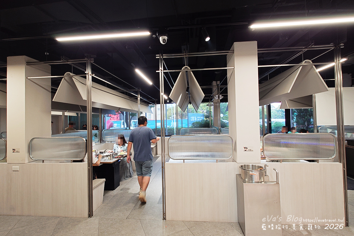 【台中燒肉推薦】森森燒肉中科店|森森燒肉中科店全新改裝,點叢林玫瑰餐送精品金叉,當月壽星還送超美「玫瑰肉肉花」,全家拍貼合照儀式感直接拉滿。台中燒烤 - 第11張圖 【台中燒肉推薦】森森燒肉中科店|森森燒肉中科店全新改裝,點叢林玫瑰餐送精品金叉,當月壽星還送超美「玫瑰肉肉花」,全家拍貼合照儀式感直接拉滿。台中燒烤