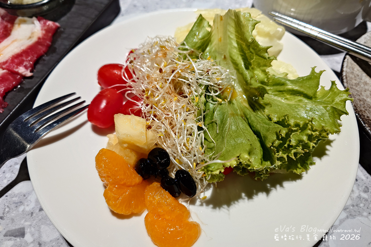 【台中燒肉推薦】森森燒肉中科店|森森燒肉中科店全新改裝,點叢林玫瑰餐送精品金叉,當月壽星還送超美「玫瑰肉肉花」,全家拍貼合照儀式感直接拉滿。台中燒烤 - 第18張圖 【台中燒肉推薦】森森燒肉中科店|森森燒肉中科店全新改裝,點叢林玫瑰餐送精品金叉,當月壽星還送超美「玫瑰肉肉花」,全家拍貼合照儀式感直接拉滿。台中燒烤