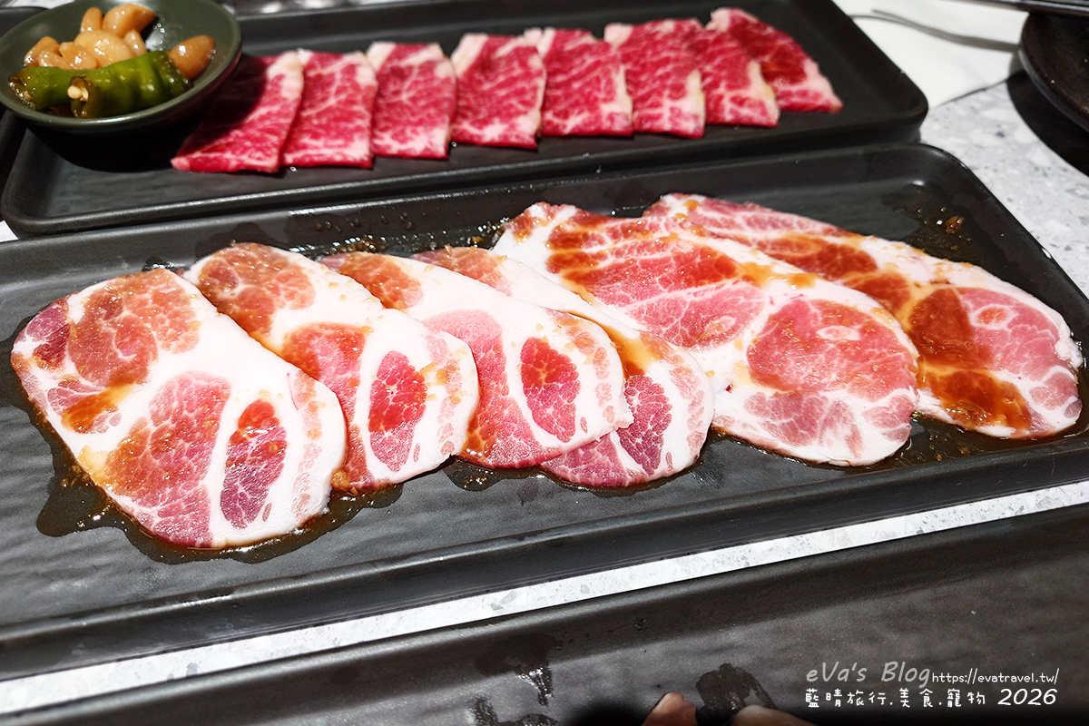 【台中燒肉推薦】森森燒肉中科店|森森燒肉中科店全新改裝,點叢林玫瑰餐送精品金叉,當月壽星還送超美「玫瑰肉肉花」,全家拍貼合照儀式感直接拉滿。台中燒烤 - 第65張圖 【台中燒肉推薦】森森燒肉中科店|森森燒肉中科店全新改裝,點叢林玫瑰餐送精品金叉,當月壽星還送超美「玫瑰肉肉花」,全家拍貼合照儀式感直接拉滿。台中燒烤