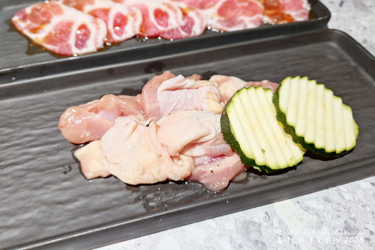 【台中燒肉推薦】森森燒肉中科店|森森燒肉中科店全新改裝,點叢林玫瑰餐送精品金叉,當月壽星還送超美「玫瑰肉肉花」,全家拍貼合照儀式感直接拉滿。台中燒烤 - 第66張圖 【台中燒肉推薦】森森燒肉中科店|森森燒肉中科店全新改裝,點叢林玫瑰餐送精品金叉,當月壽星還送超美「玫瑰肉肉花」,全家拍貼合照儀式感直接拉滿。台中燒烤