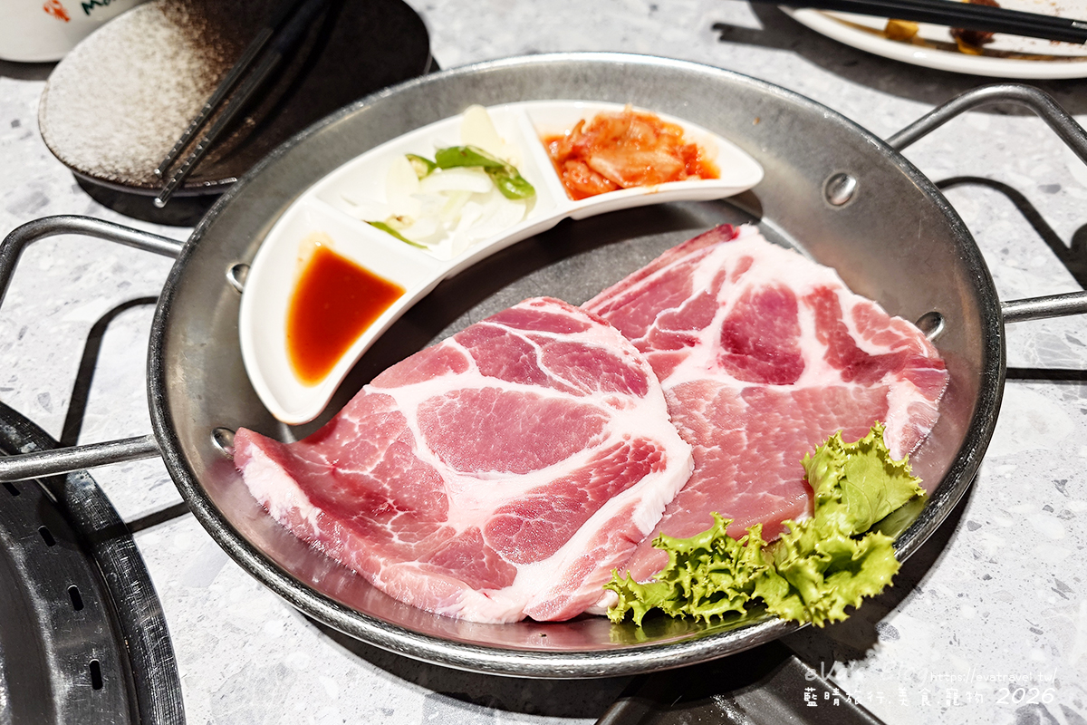 【台中燒肉推薦】森森燒肉中科店|森森燒肉中科店全新改裝,點叢林玫瑰餐送精品金叉,當月壽星還送超美「玫瑰肉肉花」,全家拍貼合照儀式感直接拉滿。台中燒烤 - 第68張圖 【台中燒肉推薦】森森燒肉中科店|森森燒肉中科店全新改裝,點叢林玫瑰餐送精品金叉,當月壽星還送超美「玫瑰肉肉花」,全家拍貼合照儀式感直接拉滿。台中燒烤