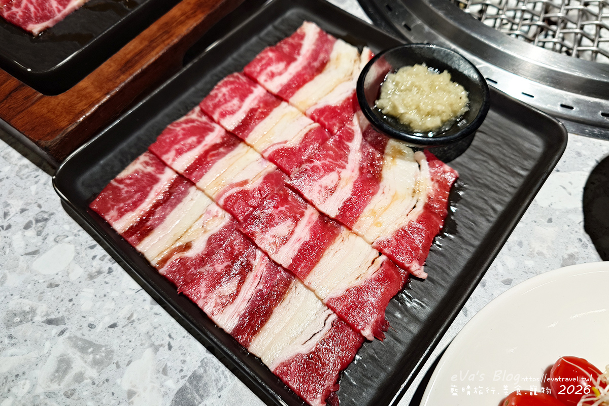 【台中燒肉推薦】森森燒肉中科店|森森燒肉中科店全新改裝,點叢林玫瑰餐送精品金叉,當月壽星還送超美「玫瑰肉肉花」,全家拍貼合照儀式感直接拉滿。台中燒烤 - 第73張圖 【台中燒肉推薦】森森燒肉中科店|森森燒肉中科店全新改裝,點叢林玫瑰餐送精品金叉,當月壽星還送超美「玫瑰肉肉花」,全家拍貼合照儀式感直接拉滿。台中燒烤
