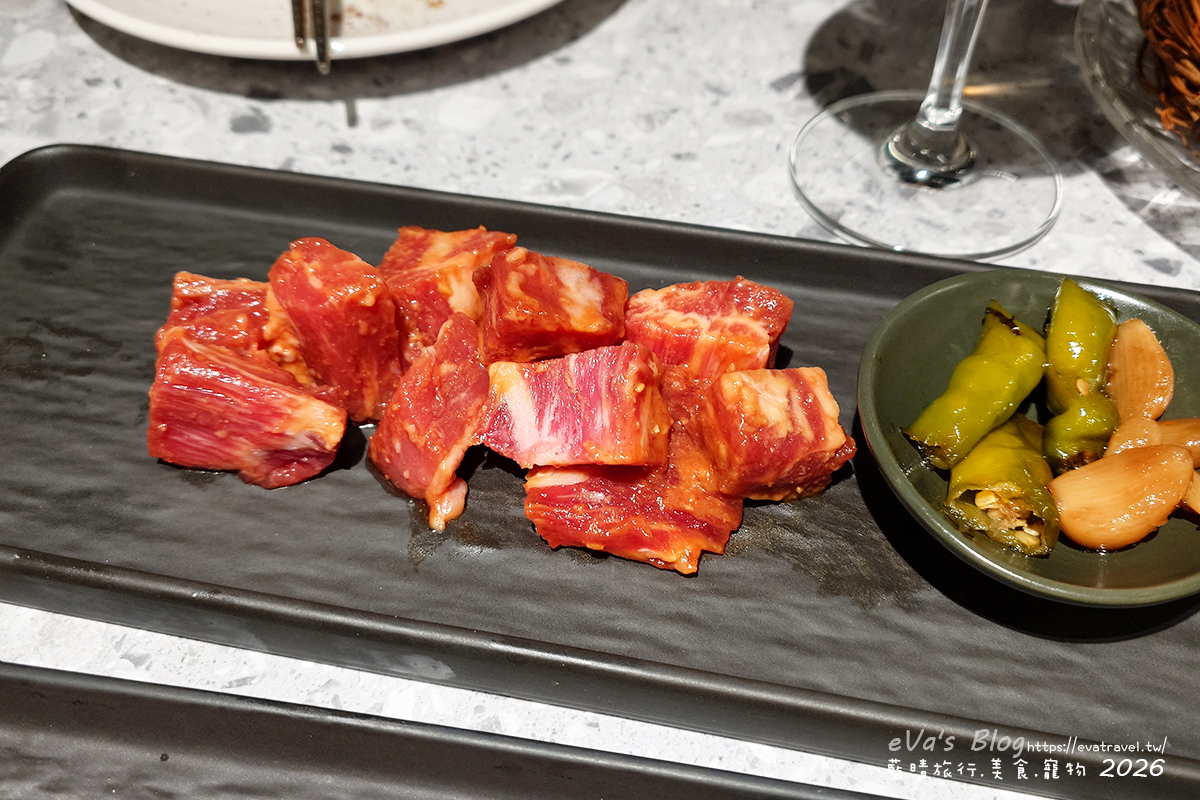 【台中燒肉推薦】森森燒肉中科店|森森燒肉中科店全新改裝,點叢林玫瑰餐送精品金叉,當月壽星還送超美「玫瑰肉肉花」,全家拍貼合照儀式感直接拉滿。台中燒烤 - 第76張圖 【台中燒肉推薦】森森燒肉中科店|森森燒肉中科店全新改裝,點叢林玫瑰餐送精品金叉,當月壽星還送超美「玫瑰肉肉花」,全家拍貼合照儀式感直接拉滿。台中燒烤