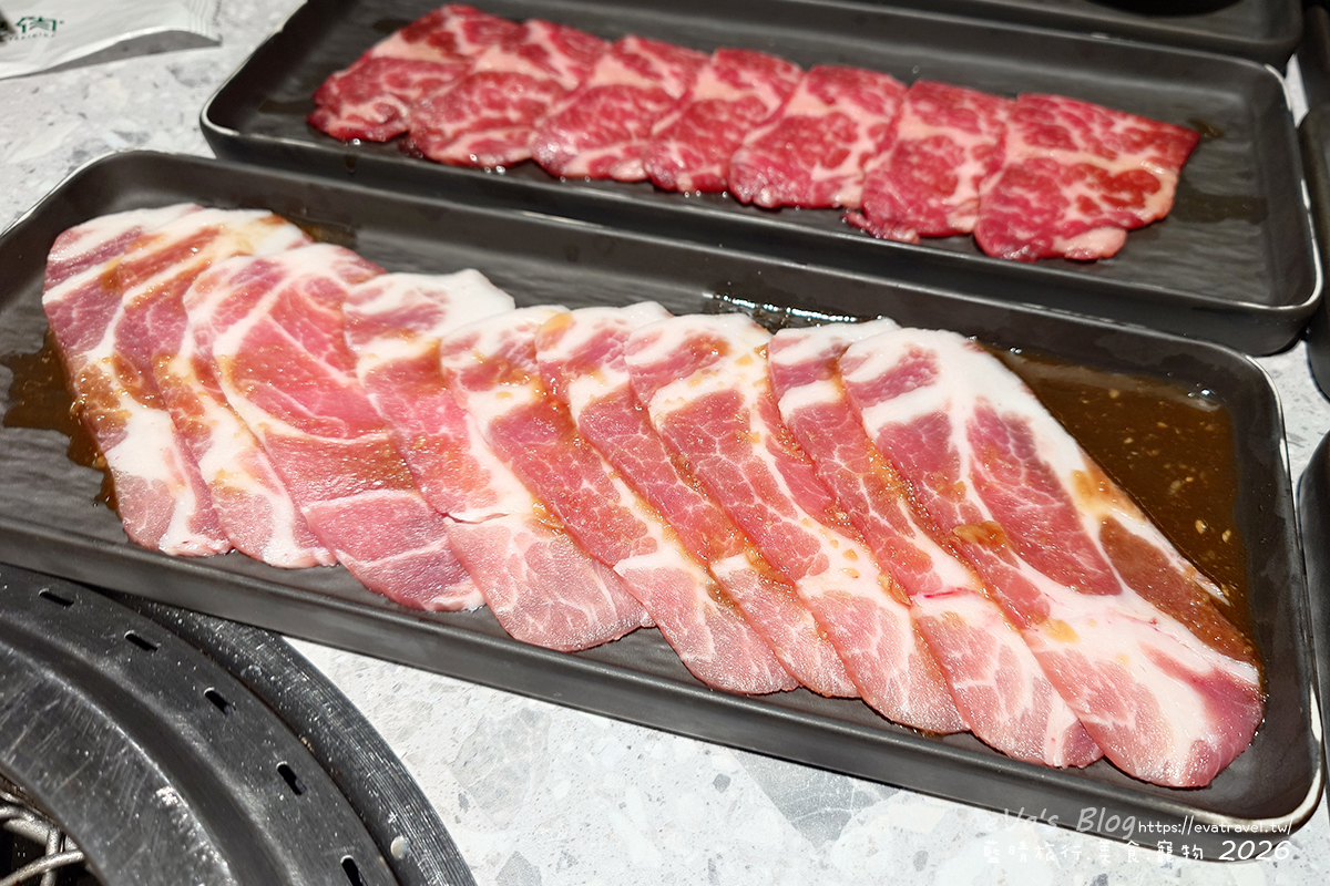 【台中燒肉推薦】森森燒肉中科店|森森燒肉中科店全新改裝,點叢林玫瑰餐送精品金叉,當月壽星還送超美「玫瑰肉肉花」,全家拍貼合照儀式感直接拉滿。台中燒烤 - 第78張圖 【台中燒肉推薦】森森燒肉中科店|森森燒肉中科店全新改裝,點叢林玫瑰餐送精品金叉,當月壽星還送超美「玫瑰肉肉花」,全家拍貼合照儀式感直接拉滿。台中燒烤