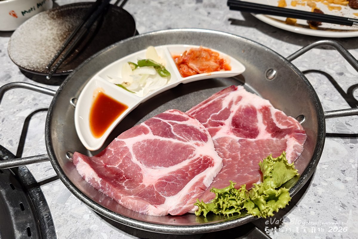 【台中燒肉推薦】森森燒肉中科店|森森燒肉中科店全新改裝,點叢林玫瑰餐送精品金叉,當月壽星還送超美「玫瑰肉肉花」,全家拍貼合照儀式感直接拉滿。台中燒烤 - 第80張圖 【台中燒肉推薦】森森燒肉中科店|森森燒肉中科店全新改裝,點叢林玫瑰餐送精品金叉,當月壽星還送超美「玫瑰肉肉花」,全家拍貼合照儀式感直接拉滿。台中燒烤