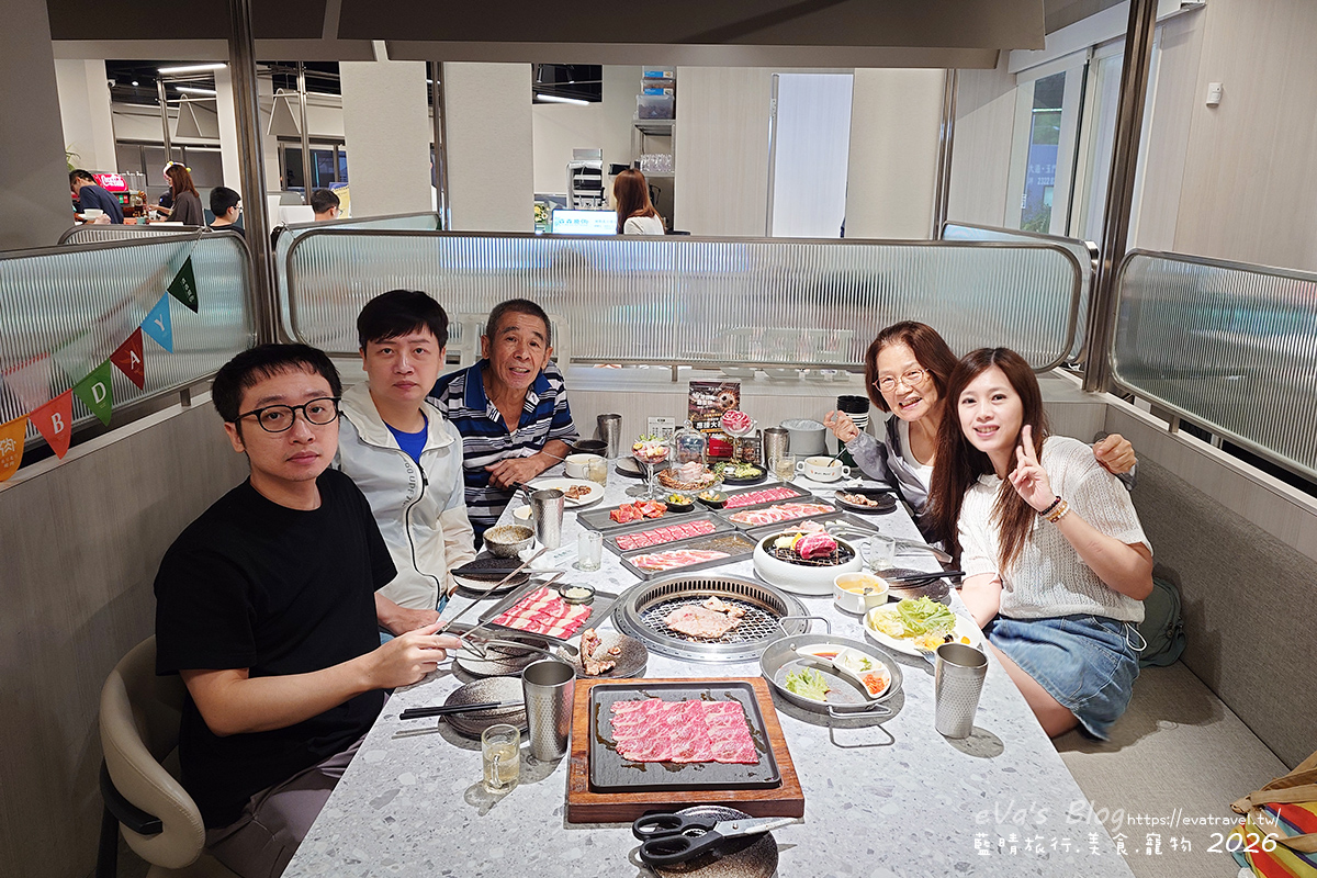 【台中燒肉推薦】森森燒肉中科店|森森燒肉中科店全新改裝,點叢林玫瑰餐送精品金叉,當月壽星還送超美「玫瑰肉肉花」,全家拍貼合照儀式感直接拉滿。台中燒烤 - 第106張圖 【台中燒肉推薦】森森燒肉中科店|森森燒肉中科店全新改裝,點叢林玫瑰餐送精品金叉,當月壽星還送超美「玫瑰肉肉花」,全家拍貼合照儀式感直接拉滿。台中燒烤
