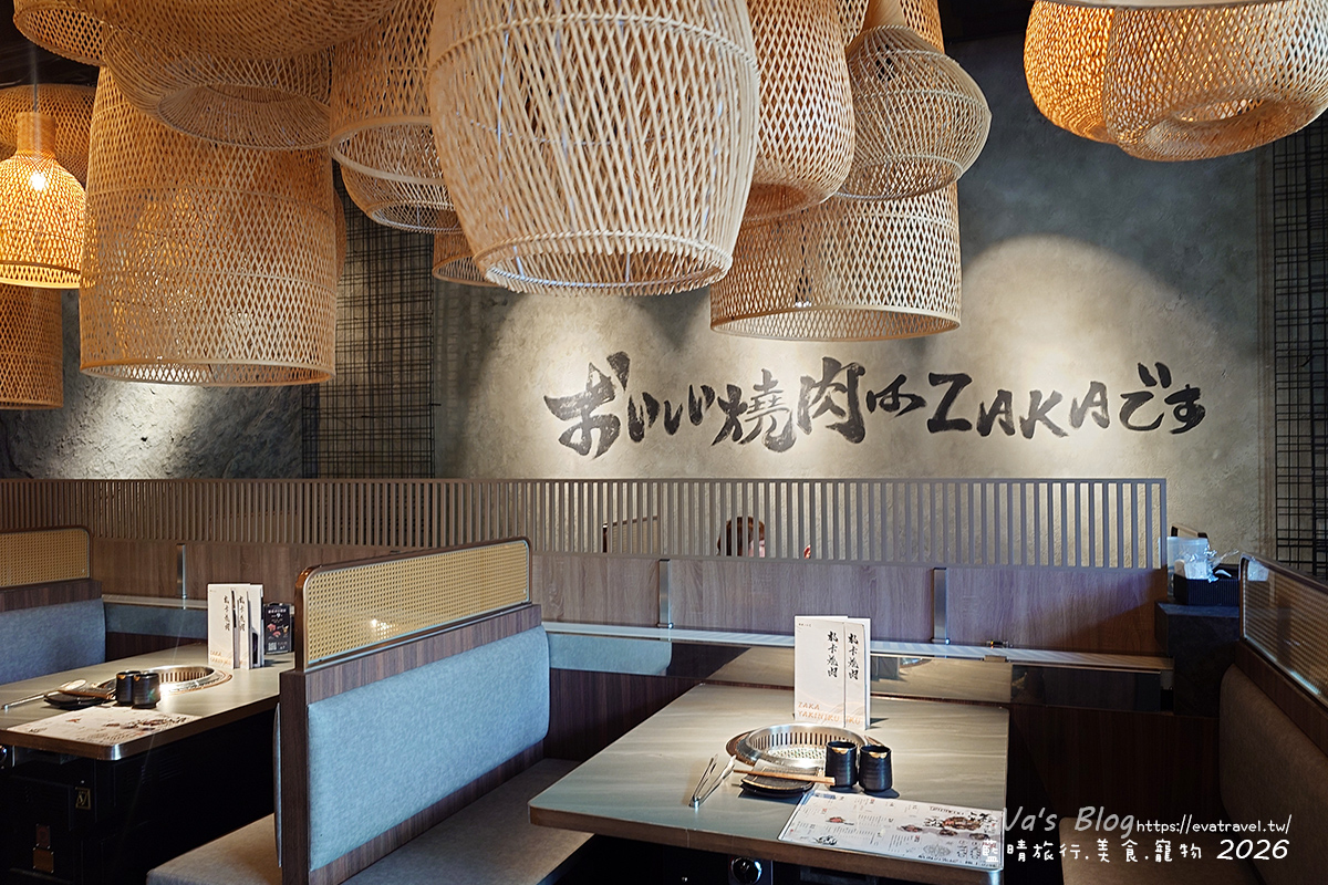 【台中燒肉推薦】札卡燒肉南屯店｜全台首間輸送帶燒肉、寶藏和牛與豐富附餐，壽星慶生超有儀式感。台中寵物友善燒烤店