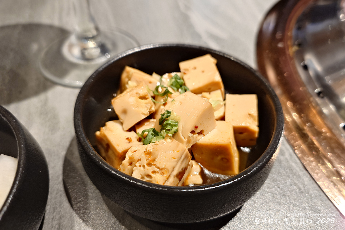 【台中燒肉推薦】札卡燒肉南屯店｜全台首間輸送帶燒肉、寶藏和牛與豐富附餐，壽星慶生超有儀式感。台中寵物友善燒烤店